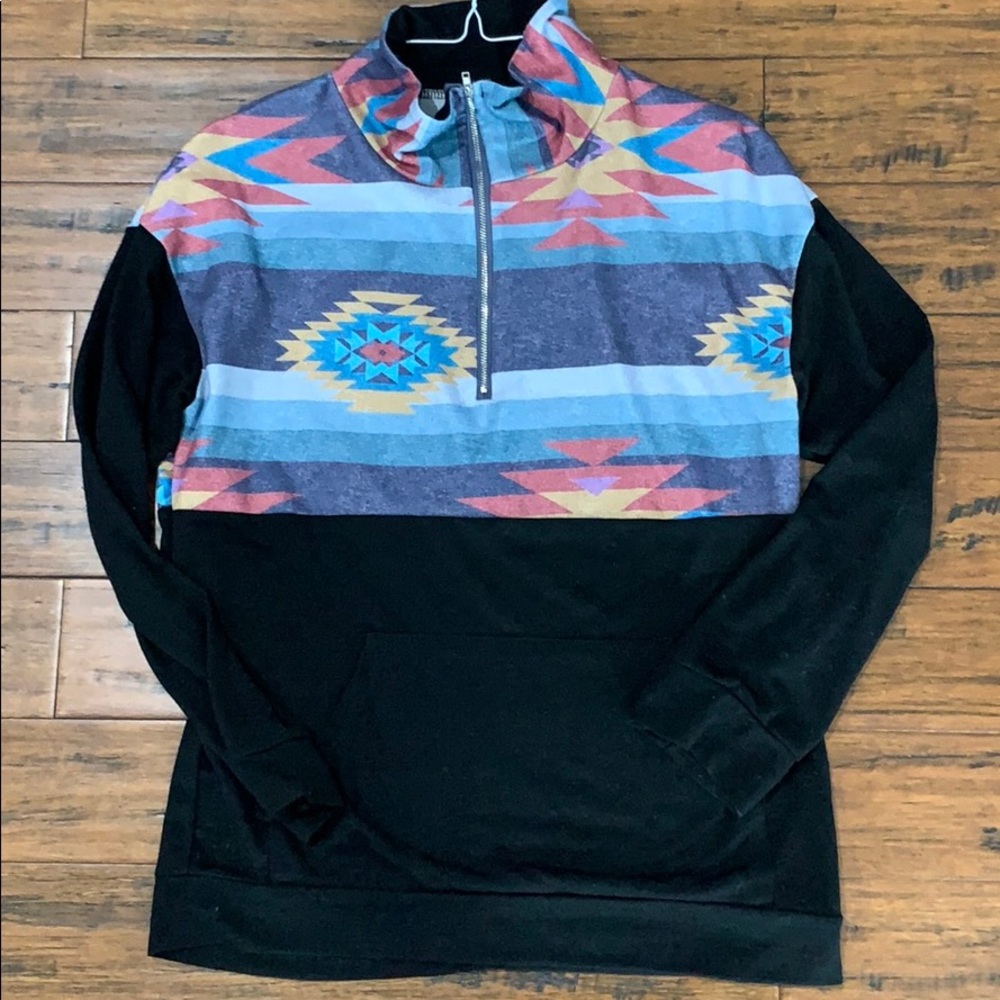 Aztec and black pullover M